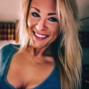 Meet your Posher, Crystal Leigh